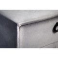 Moderný nočný stolík Everson s poťahom sivej farbe s dvomi zásuvkami 45cm