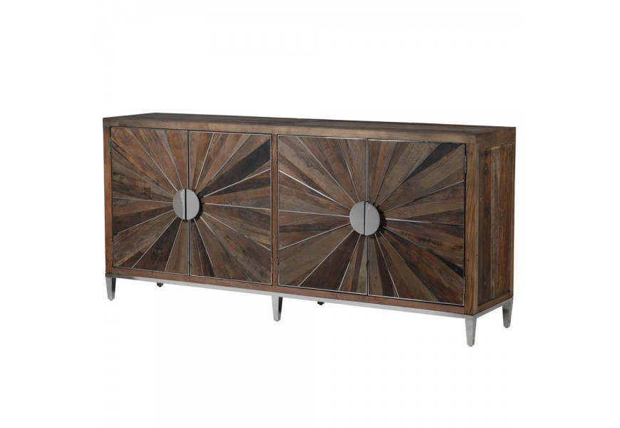 Drevený masívny príborník Furria tmavohnedej farby s geometrickým zdobením