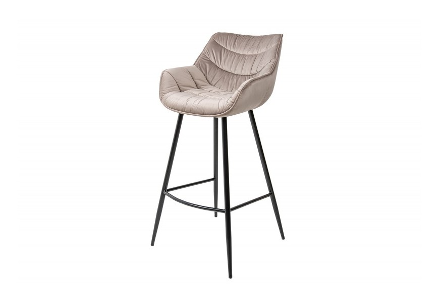 Dizajnová moderná barová stolička Garret v zamatovom šampanskom poťahu a čiernymi kovovými nohami