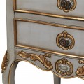 Barokový nočný stolík z mahagónového dreva v bielej farbe so zlatými ozdobnými prvkami v podobe jednoduchých línií a dekoračných