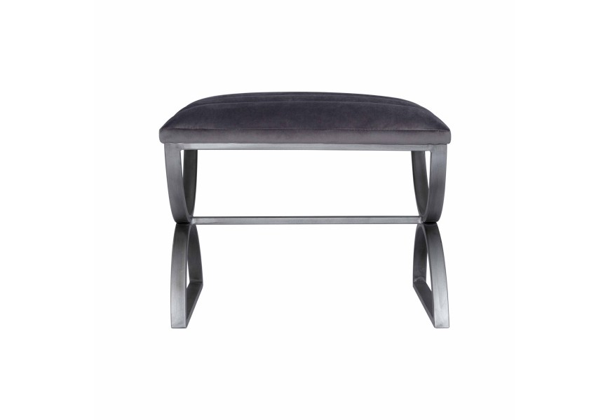 Štýlová taburetka Jetta so zamatovým čalúnením s horizontálnym prešívaním a bohatým polstrovaním