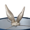 Ušká striebornej stolnej lampy Zajac Ušiak sú súčasťou modrého tienidla