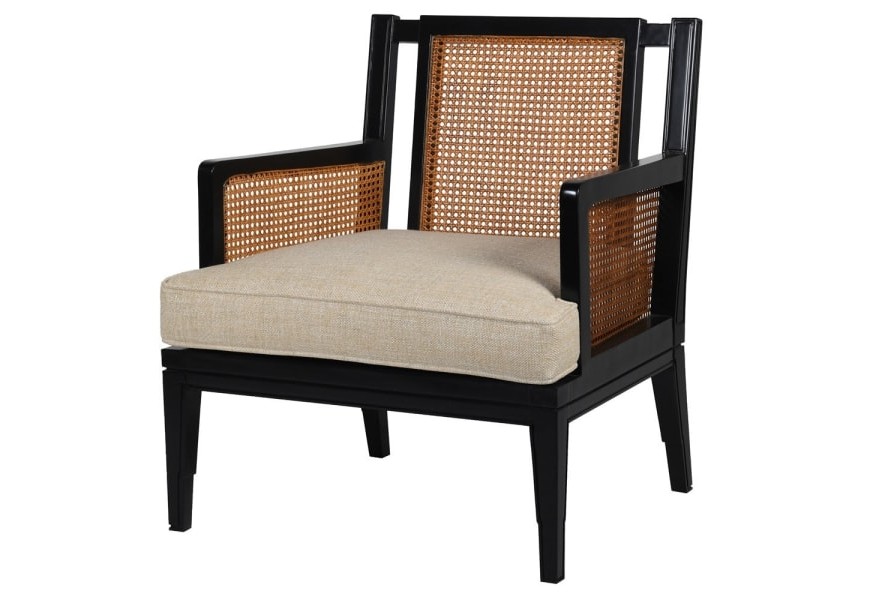 Ratanové kreslo WIELTON NERO čiernej farby s ľanovým čalúnením