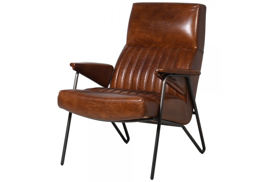 Hnedé kreslo vo vintage štýle z pravej kože s dekoratívnym vertikálnym prešívaním a s elegantnou čiernou konštrukciou 93 cm