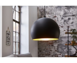 Moderná nadčasová čierna okrúhla závesná lampa Tatuma s vnútornou stranu zlatej farby 30cm