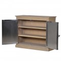 Moderná drevená skrinka Terestria s tromi poličkami a s kovovými dvierkami 111cm