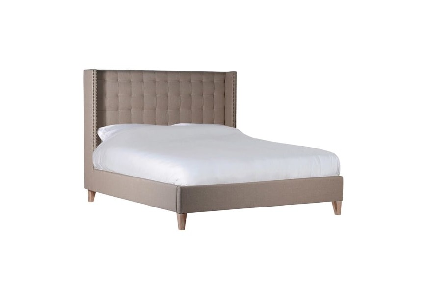Moderná dizajnová čalúnená posteľ s vysokým prešívaným čelom v svetlobéžovej farbe na nožičkách