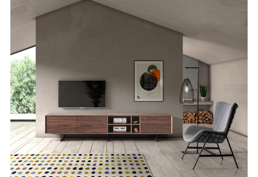 Modern&yacute; TV stol&iacute;k Chrysler v hnedej farbe s &uacute;ložn&yacute;m priestorom s čiernymi nožičkami 240cm