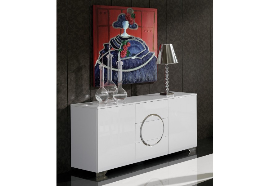 Dizajnový príborník Henning s dvierkami a zásuvkami v lesklej bielej farbe s chromovými nožičkami 160cm