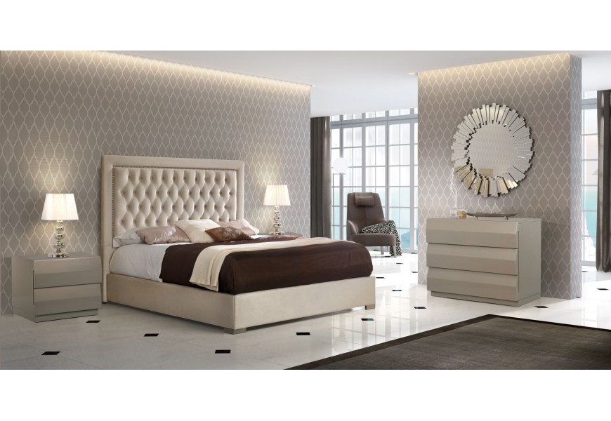 Chesterfield luxusná manželská posteľ Adagio s čalúnením a s kovovými nožičkami 150-180cm