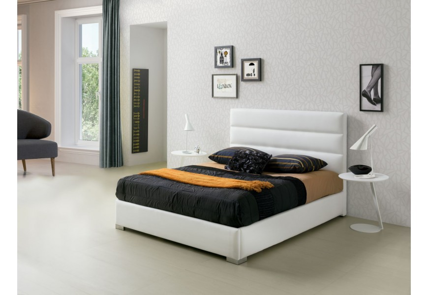 Exkluzívna manželská čalúnená posteľ Lidia z ekokože bielej farby s prešívaným čelom