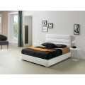 Dizajnová manželská čalúnená posteľ Lidia z ekokože v bielej farbe s úložným priestorom