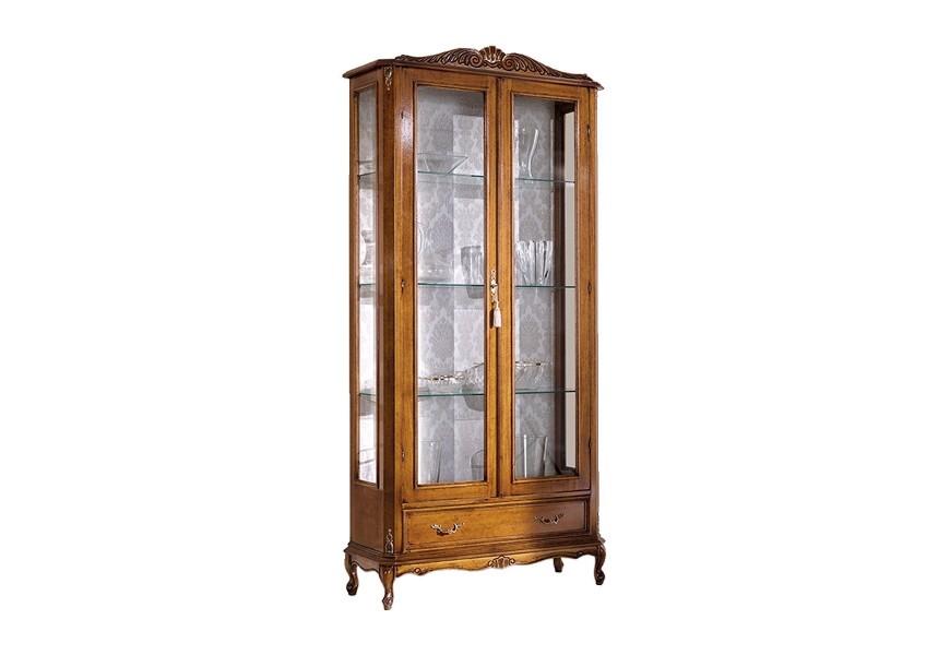 Luxusná rustikálna luxusná vitrína Emociones z masívu s dvojitými sklenenými dvierkami s vyrezávanými nožičkami 184cm