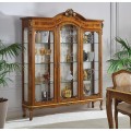 Baroková luxusná vitrína Clasica z masívneho dreva so sklenenými dvierkami a s vyrezávanými nožičkami 210cm
