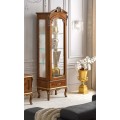 Luxusná klasická presklená vitrína Clasica z dreveného masívu s vyrezávanou barokovou výzdobou na nožičkách pravá 205cm