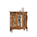 Baroková vyrezávaná nízka vitrína Pasiones z masívneho dreva so zdobenými presklenými dvierkami 120cm