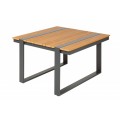 Industriálny dizajnový záhradný stolík Acostado štvorcového tvaru z dreva hnedej farby so sivými kovovými nohami 80cm