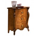 Luxusný príručný stolík Pasiones z masívu hnedej farby s tromi zásuvkami s ornamentálnym zdobením