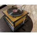 Funkčný dobový retro kľukový gramofón Tempos z mangového dreva a mosadze 64cm