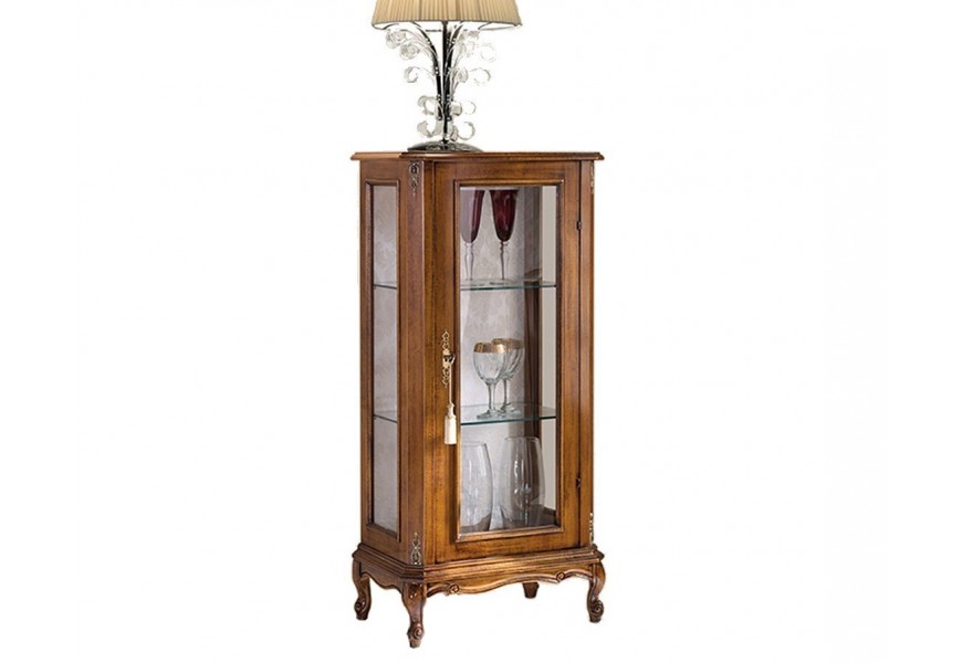 Luxusná rustikálna masívna vitrína Emociones s tromi poličkami so sklenenými dvierkami a vyrezávanými nožičkami 115cm