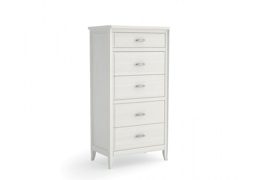 Luxusná vidiecka masívna vysoká komoda Genova v bielej farbe s piatimi zásuvkami s kovovými úchytkami a vyrezávanými detailmi s prehnutými nožičkami