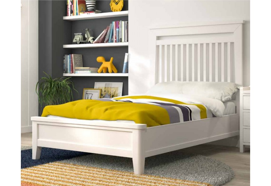 Moderná dizajnová posteľ Lyon z masívneho dreva s vysokým rebrovaným čelom 104cm