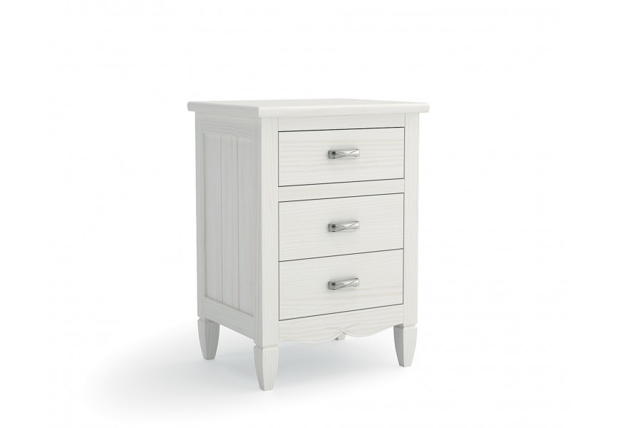 Luxusný moderný masívny nočný stolík Amberes s vyrezávaným zdobením vo vidieckom štýle s obdĺžnikovou vrchnou doskou a tromi zásuvkami s kovovými úchytkami