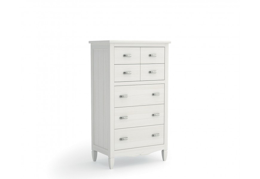 Luxusná moderná masívna biela komoda Amberes s tromi širokými a štyrmi polovičnými zásuvkami s kovovými obdĺžnikovými úchytkami na nízkych nožičkách a ozdobnou lištou tvarovanou do dvoch poloblúkov