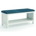Luxusná moderná biela lavica Cerdena z masívneho dreva s policou na topánky s obdĺžnikovým čalúneným dvojmiestnym sedadlom s textilným poťahom v modrej farbe