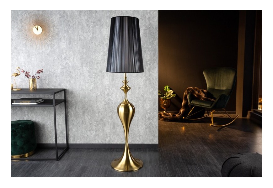 Elegantná stojaca lampa Lucie s kovovou podstavou zlatej farby a s čiernym tienidlom