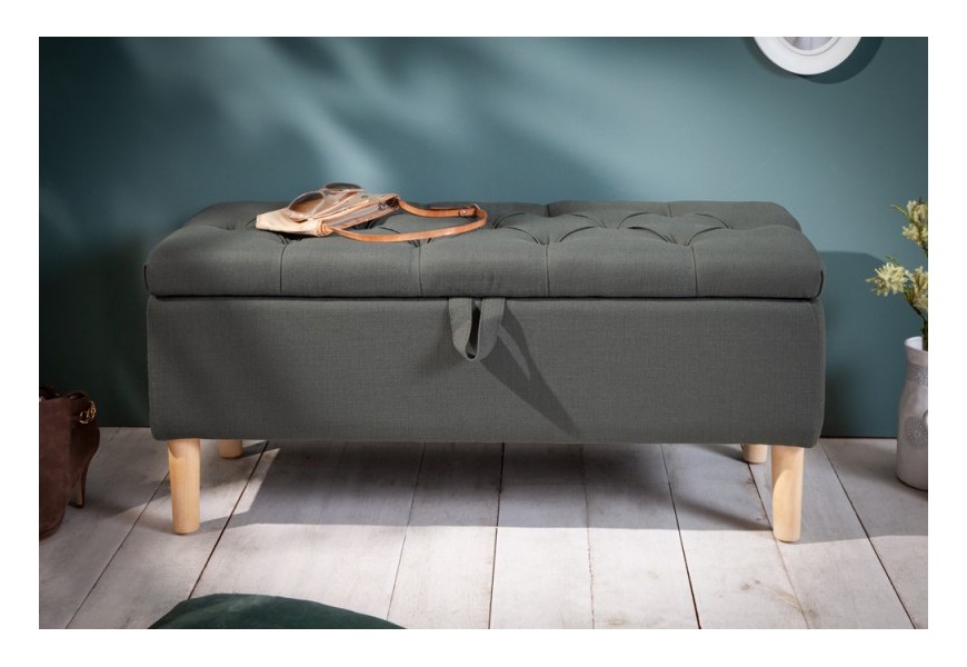 Dizajnová moderná lavica Valentino s úložným priestorom v sivej farbe s prešívaním poťahom a drevenými nožičkami