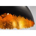 Dizajnov&aacute; z&aacute;vesn&aacute; lampa Elodie s polkruhov&yacute;m kovov&yacute;m tienidlom v čierno-zlatej farbe 61cm