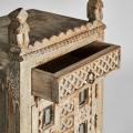 Orientálny nočný stolík Brodas z masívneho mangového dreva s bohatým ornamentálnym vyrezávaním 81cm