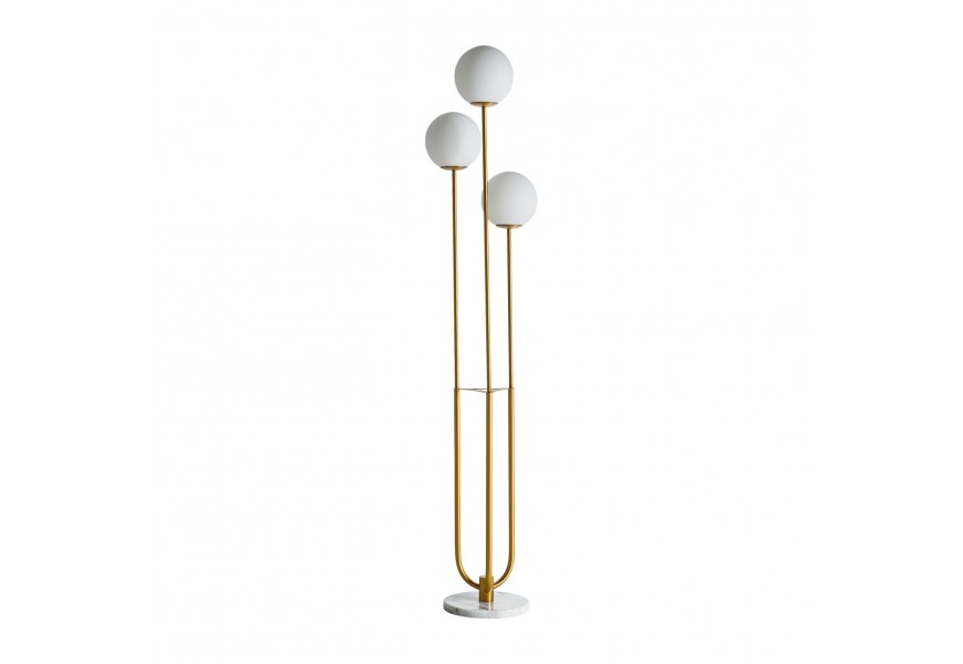 Dizajnová moderná stojaca lampa Esme so zlatou kovovou konštrukciou, mramorovou podstavou a bielymi sklenenými žiarovkami