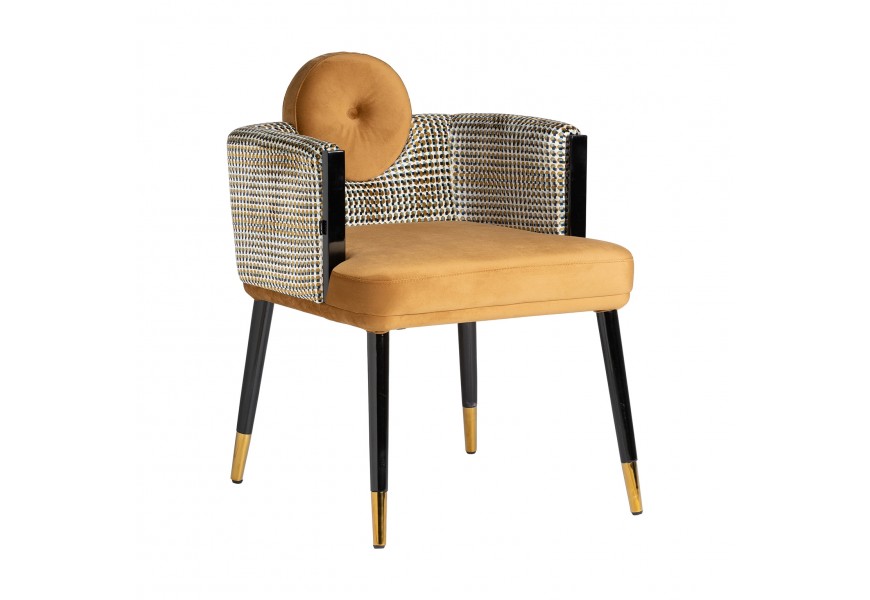 Art-deco kreslo Brilon s horčicovo žltým čalúnením s kruhovou chrbtovou opierkou a čiernymi nožičkami