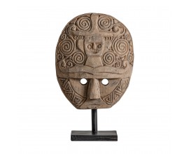 Dizajnová etno socha Ipkins z masívneho vyrezávaného dreva s čiernou kovovou podstavou