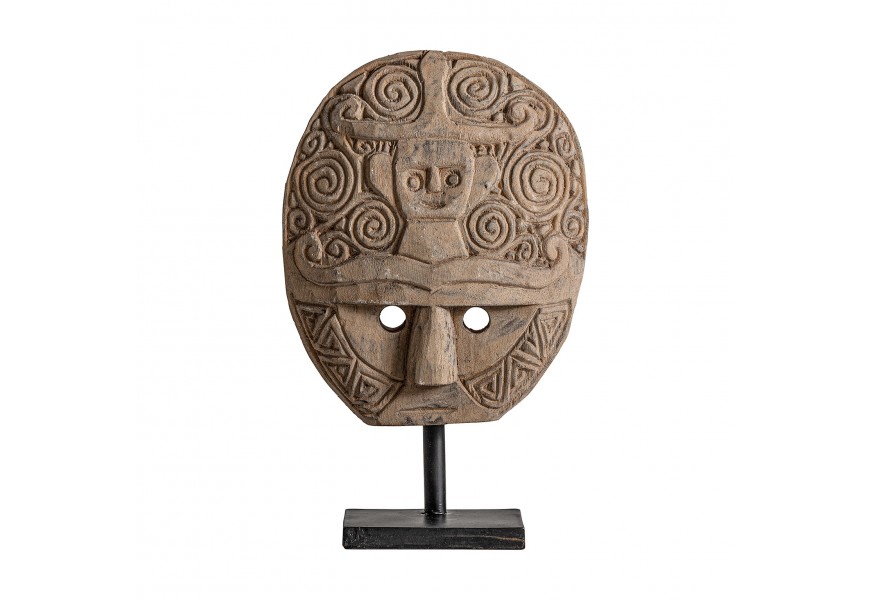 Dizajnová etno socha Ipkins z masívneho vyrezávaného dreva s čiernou kovovou podstavou