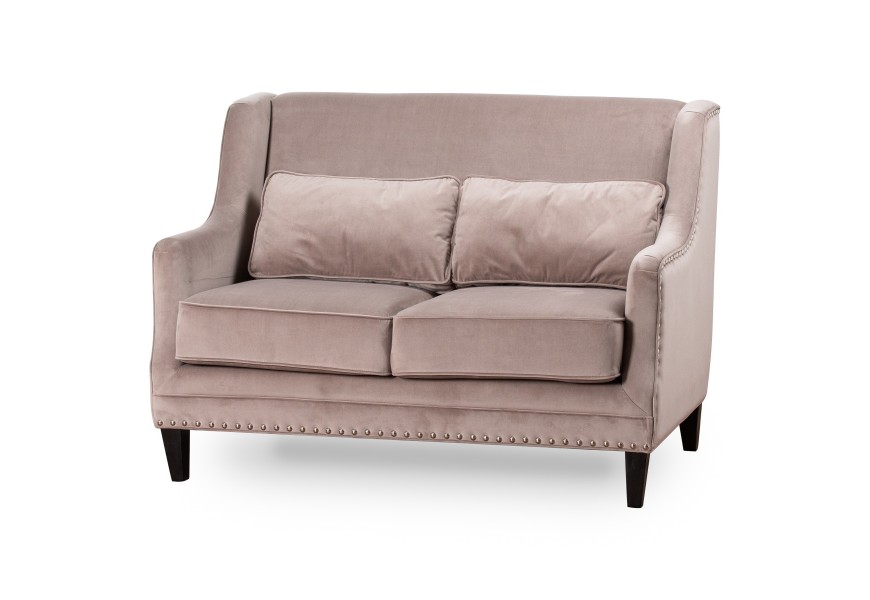 Luxusn&aacute; modern&aacute; dvojsedačka Chelsea so zamatov&yacute;m poťahom v b&eacute;žovej farbe a dizajnov&yacute;m vyb&iacute;jan&iacute;m 131cm