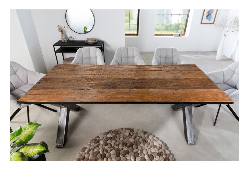 Štýlový jedálenský stôl Barracuda v obdĺžnikovom masívnom industriálnom vyhotovení s čiernymi kovovými nožičkami