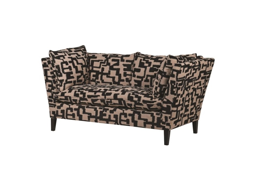 Retro dizajnová čalúnená dvojsedačka Sevila do obývačky s patchwork vzorom hnedo-čiernej farby 168cm