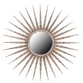 Elegantné nástenné zrkadlo Poures okrúhleho tvaru vo vintage štýle so zlatým kovovým rámom