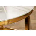 Dizajnový príručný stolík Gold Marbleux s bielou okrúhlou doskou s mramorovým dizajnom a chrómovou podstavou