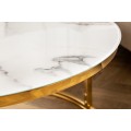 Jedinečný biely konferenčný stolík Gold Marbleux s mramorovým dizajnom na vrchnej doske a podstavou v zlatej farbe
