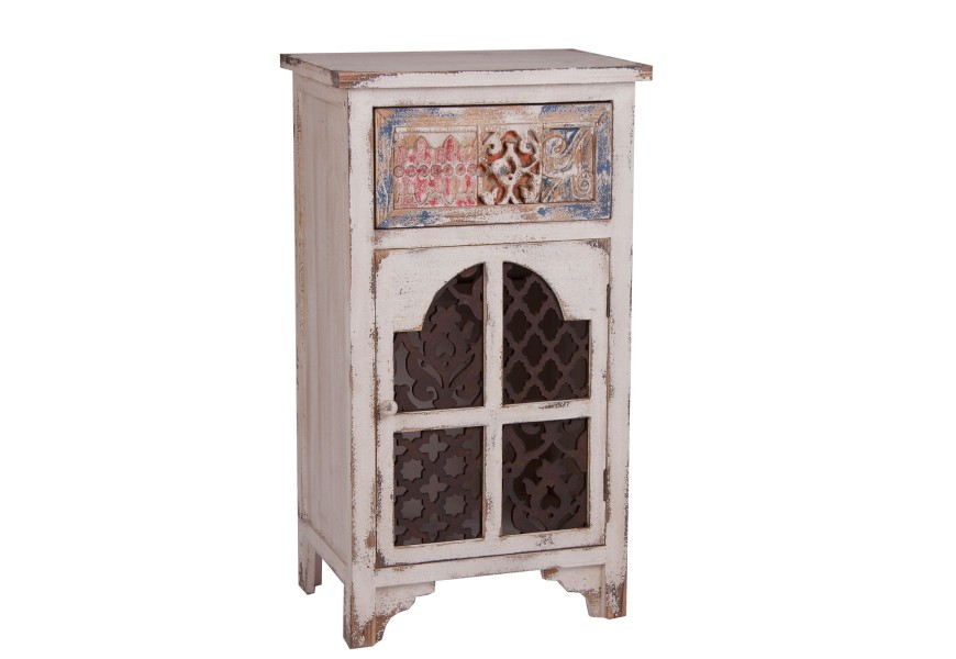 &Scaron;t&yacute;lov&yacute; vintage nočn&yacute; stol&iacute;k