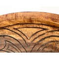 Dizajnová okrúhla misa Talia z exoticky pôsobiaceho dreva a ručne vyrezávaným vnútorným dekorom 44cm