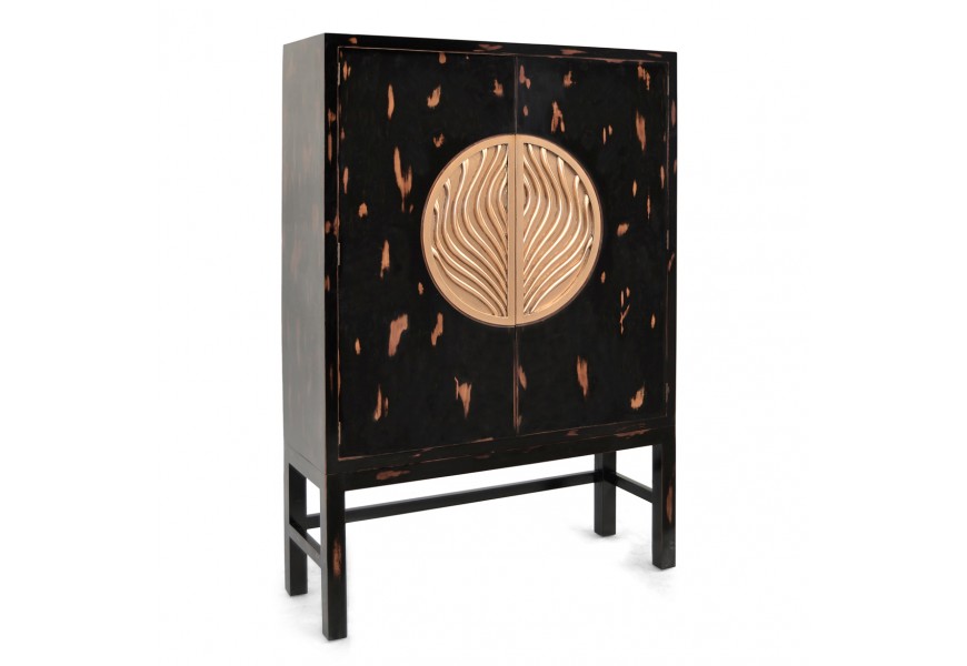 Luxusná mahagónová barová skrinka Bolario s čiernym náterom, ošúchanými plochami a masívnymi zlatými úchytmi