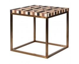 Art deco príručný stolík Betlien štvorcového tvaru z dreva s geometrickým dizajnom a s kovovou konštrukciou 61cm
