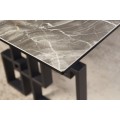 Jedálenský stôl Ariana s obdĺžnikovou vrchnou doskou s mramorovým dizajnom a atypickými nožičkami