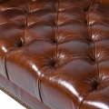 Vintage čalúnená kožená sedačka Panama na drevených vyrezávaných nožičkách v škoricovo hnedom vyhotovení 210cm
