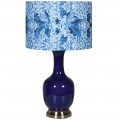 Luxusná porcelánová indigovo modrá lampa Lovato s modrým kvetovým vzorom a bledomodrým tienidlom v art-deco prevedení